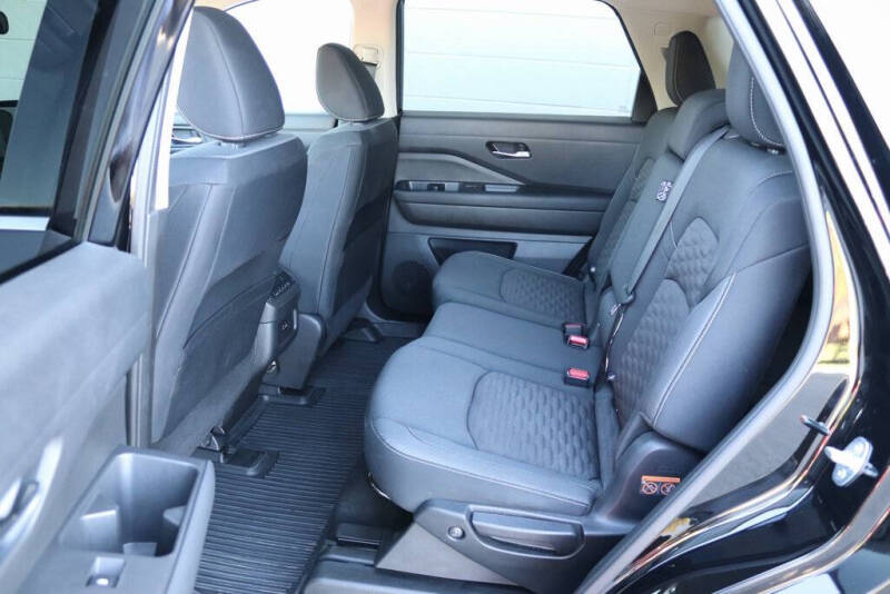 2022 Nissan Pathfinder S