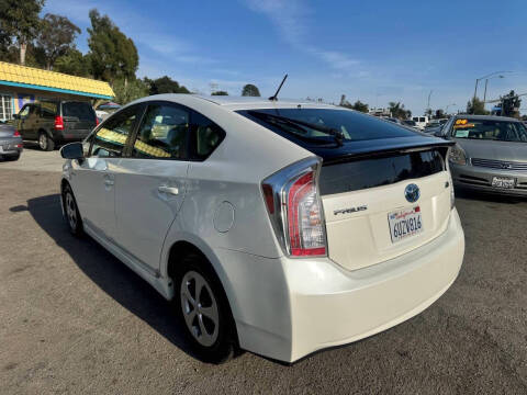2012 Toyota Prius Two