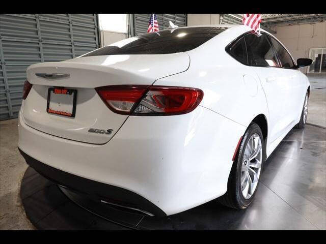 2015 CHRYSLER 200 Sedan - $9,850