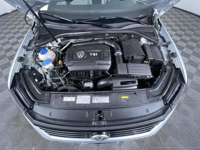 2016 Volkswagen Passat 1.8T SE