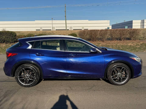 2017 Infiniti QX30 Premium