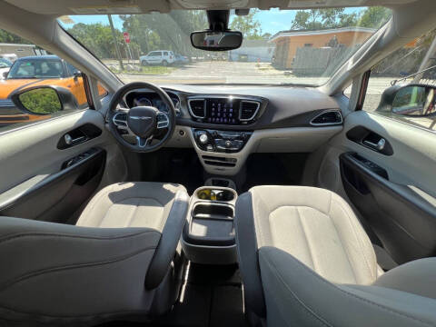 2017 Chrysler Pacifica Touring Plus