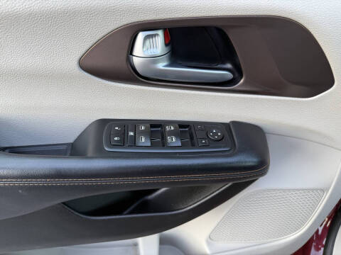 2017 Chrysler Pacifica Touring