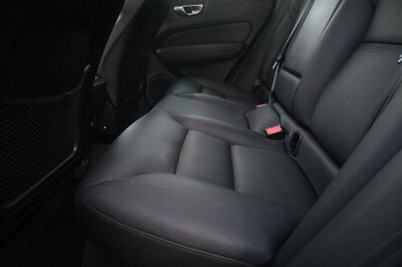 2020 Volvo XC60 T5 Momentum