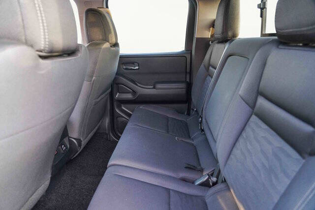 2023 Nissan Frontier SV