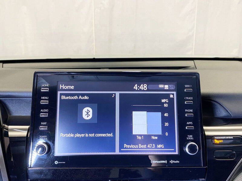 2022 Toyota Camry Hybrid XLE