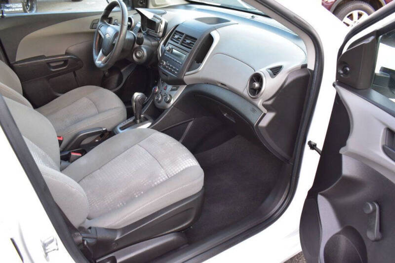 2016 Chevrolet Sonic LS Auto