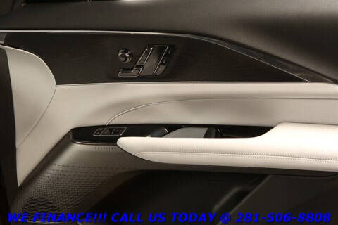 2024 Cadillac LYRIQ Luxury 1