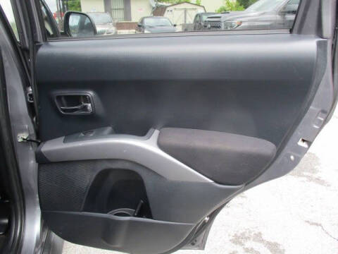 2009 Mitsubishi Outlander ES