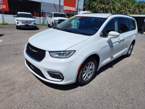 2022 Chrysler Pacifica Touring L