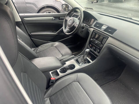 2015 Volkswagen Passat 1.8T SE