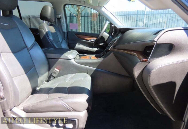 2017 Cadillac Escalade Luxury
