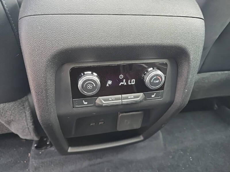 2024 GMC Acadia Denali