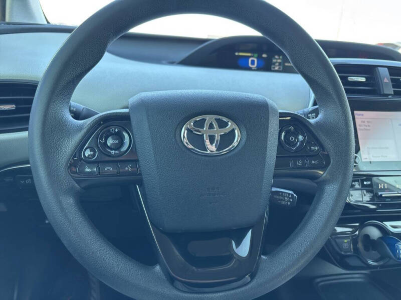 2021 Toyota Prius LE
