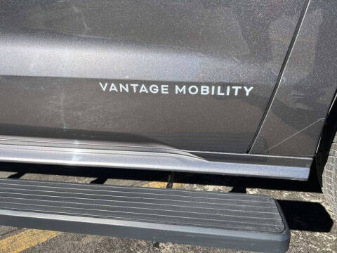 2025 Toyota Sienna LE 8-Passenger