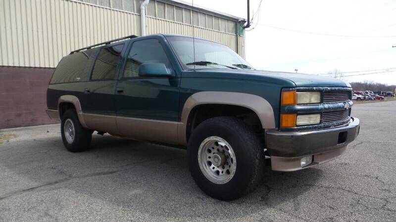 1995 Chevrolet Suburban for sale at Car $mart in Masury OH