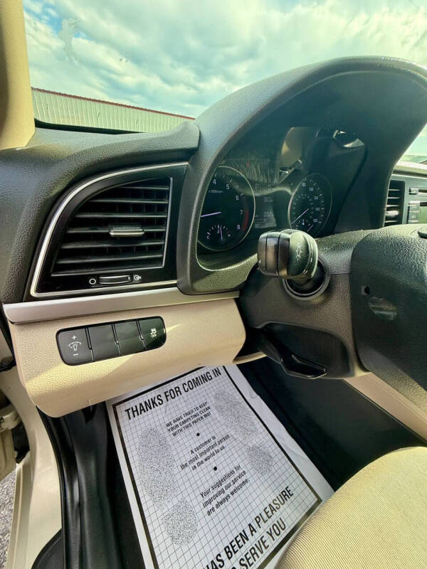 2017 Hyundai Elantra