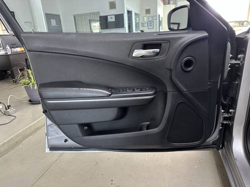 2015 Dodge Charger SE