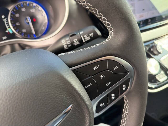 2026 Chrysler Voyager LX