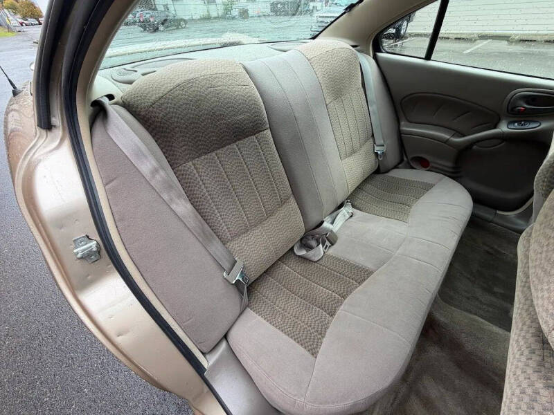 2004 Pontiac Grand Am SE1