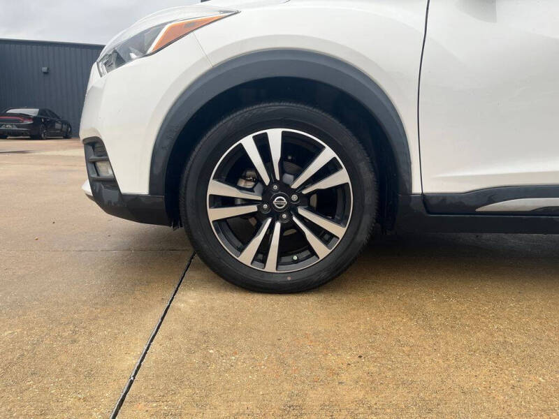 2019 Nissan Kicks SR