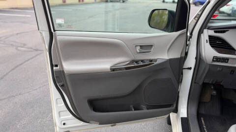 2017 Toyota Sienna