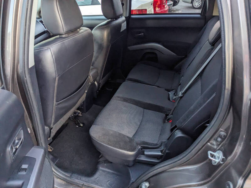 2012 Mitsubishi Outlander SE