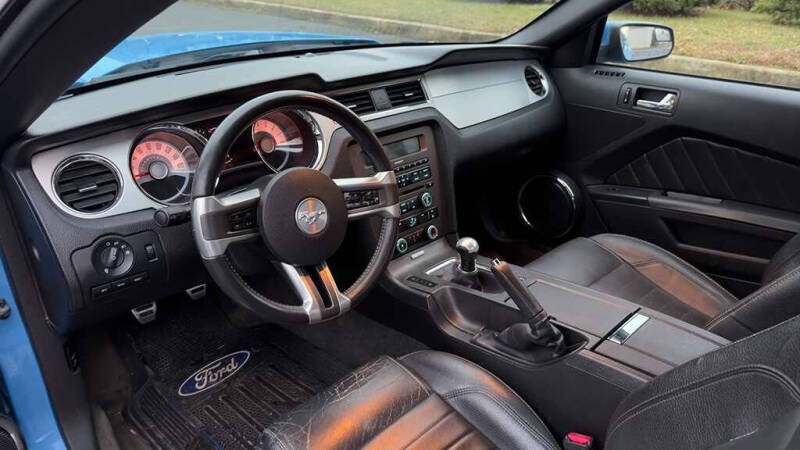 2012 Ford Mustang V6 Premium