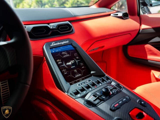 2022 Lamborghini Countach LPI 800-4