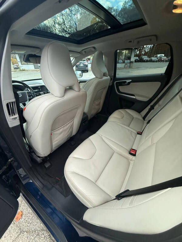 2015 Volvo XC60 T6 Platinum