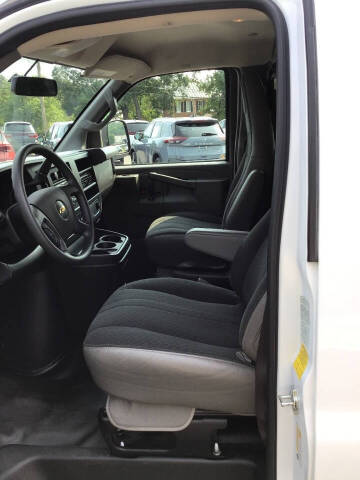 2025 Chevrolet Express 2500