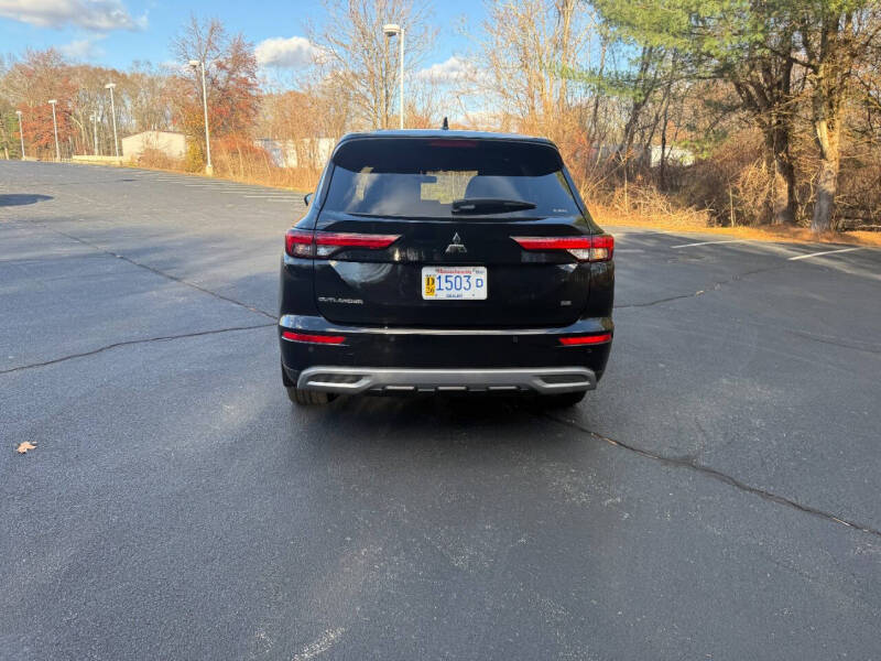 2023 Mitsubishi Outlander SE