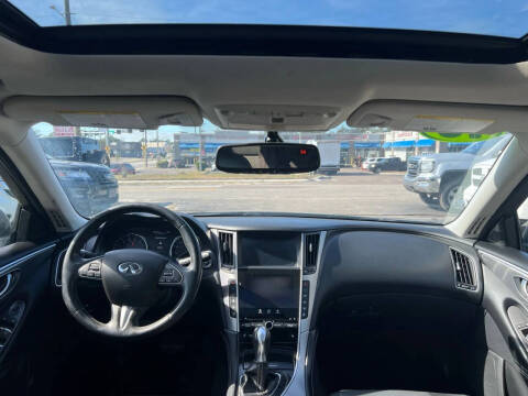 2015 Infiniti Q50 Premium