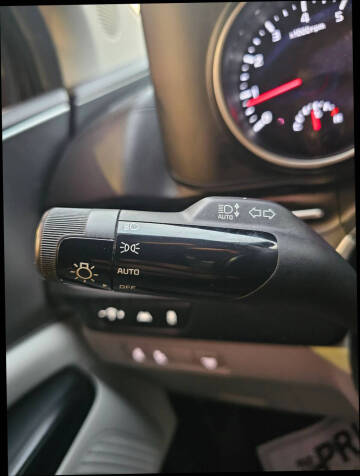 2022 Kia Carnival LX