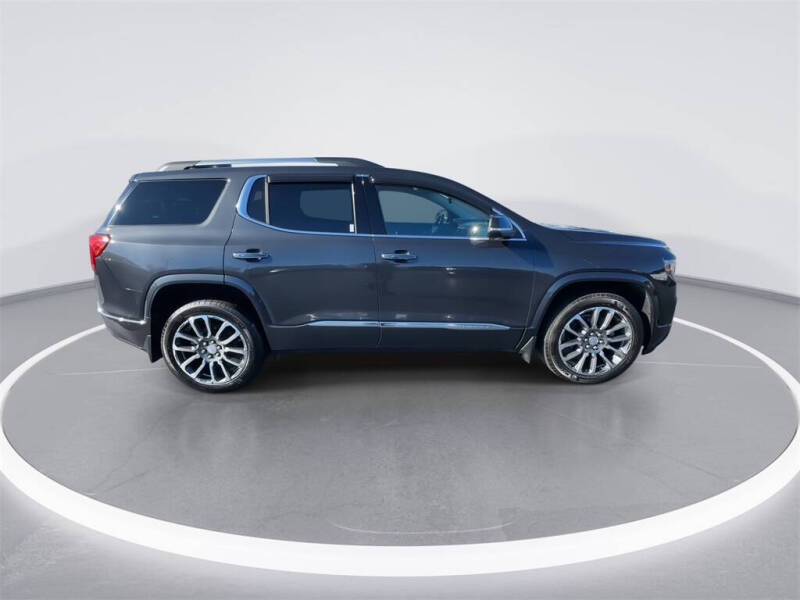 2022 GMC Acadia Denali