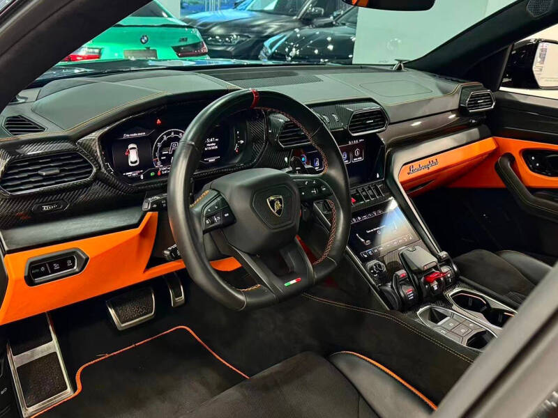 2023 Lamborghini Urus S