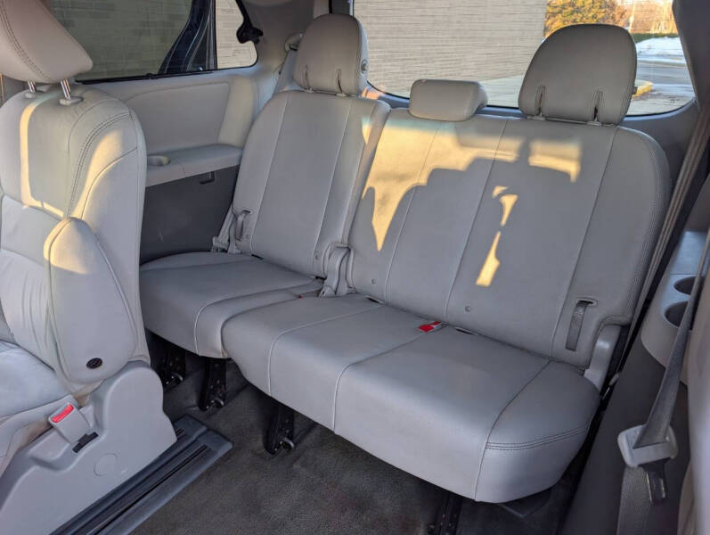 2017 Toyota Sienna XLE 8-Passenger