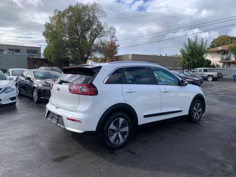 2017 Kia Niro LX