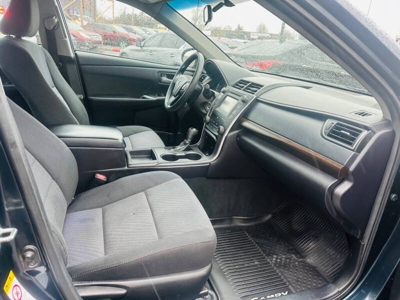 2016 Toyota Camry LE