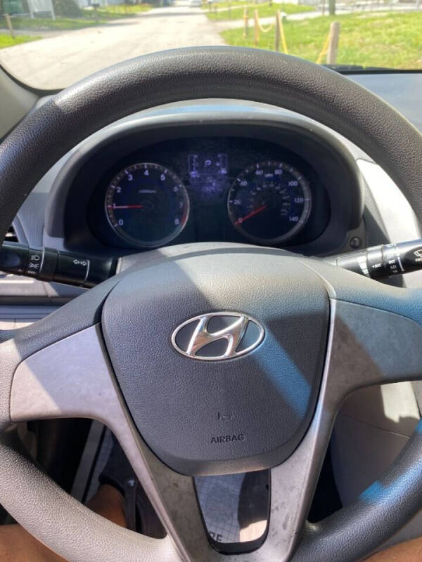 2016 Hyundai Accent SE