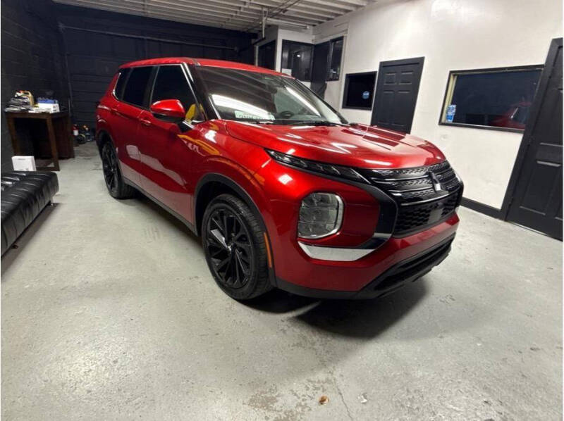 2022 Mitsubishi Outlander ES