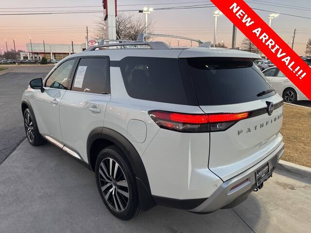 2024 Nissan Pathfinder Platinum