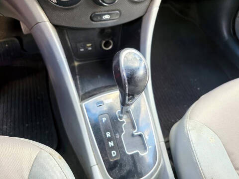 2014 Hyundai Accent SE