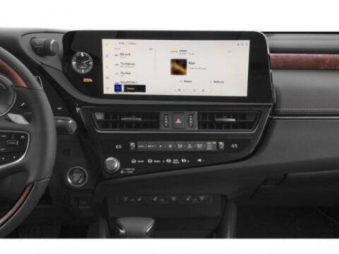 2025 Lexus ES 300h Ultra Luxury