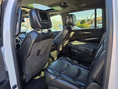 2019 Cadillac Escalade ESV Platinum