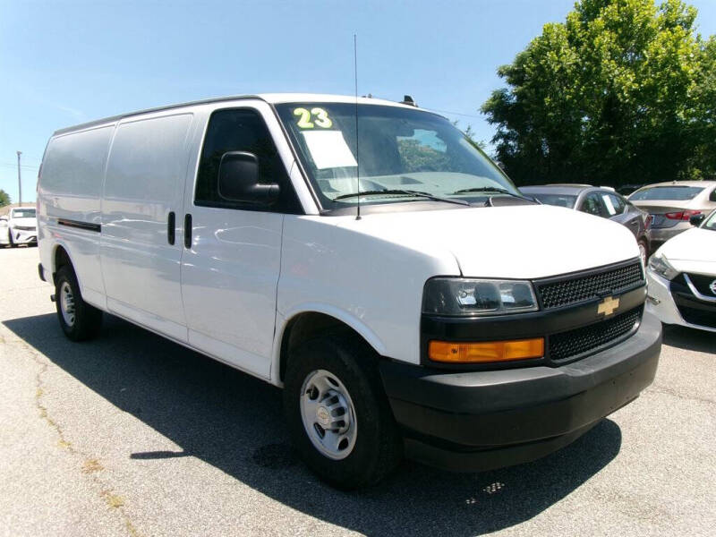 2023 Chevrolet Express 2500