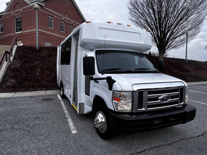 2017 Ford E-450