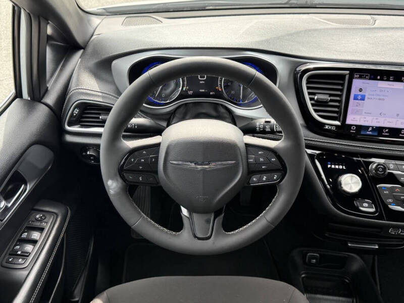 2023 Chrysler Pacifica Touring