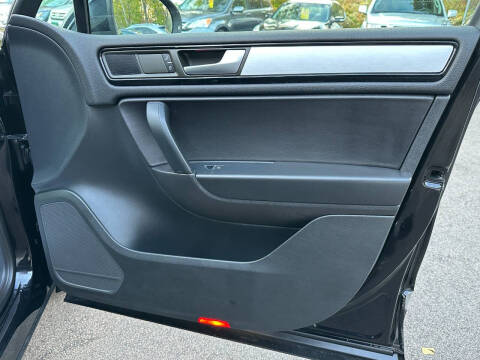 2014 Volkswagen Touareg V6 R-Line