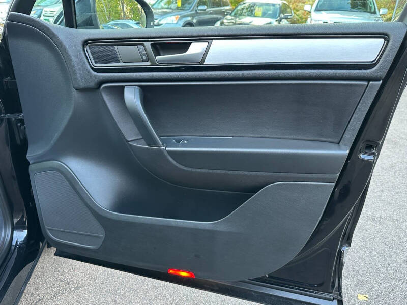 2014 Volkswagen Touareg V6 R-Line